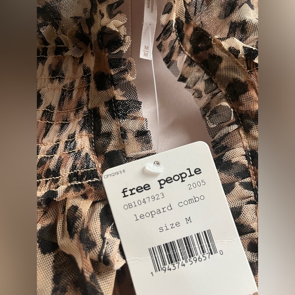 Free people leopard top NWT size M - Picture 3 of 3
